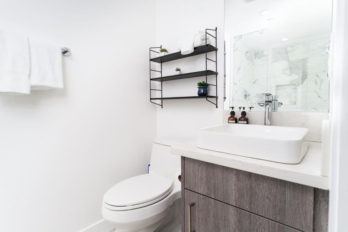 Bright And Trendy 2-Story Bankers Hill Condo 샌디에이고 외부 사진